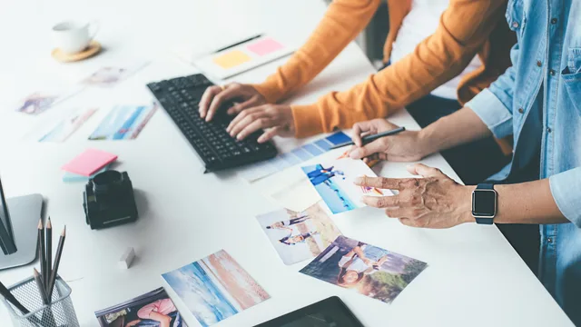 パソコン　タイピング画像